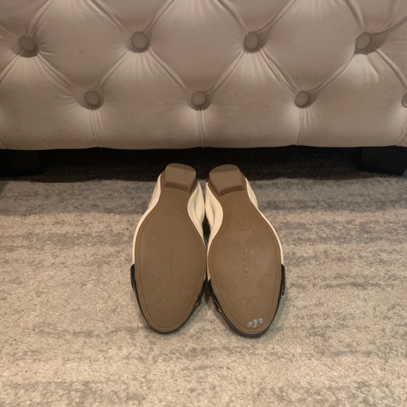 NEW Tahari Gloria Flats - Picture 3 of 3